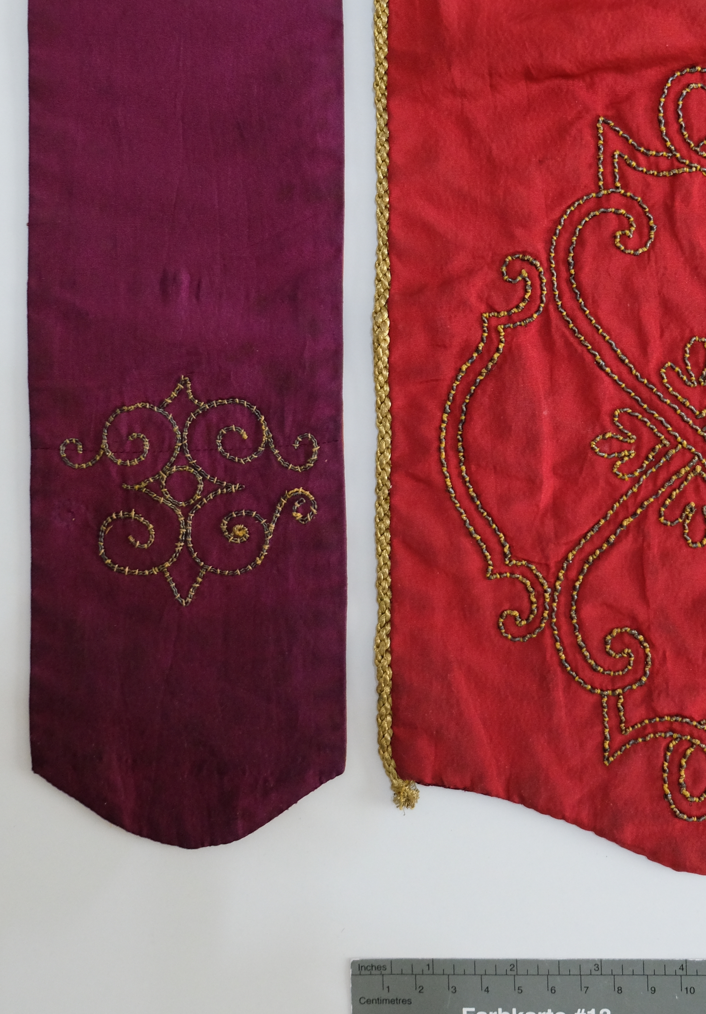 Kirchenbanner nach der Reinigung und der Sicherung der Stickerei. Foto: Textilrestaurierung Lyko.
Eigentümer: 
Pfarrei St. Barbara, St. Nikolaus in Kottenheim